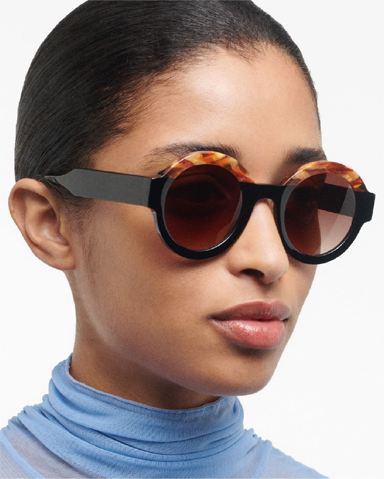 LAURA - Image 2